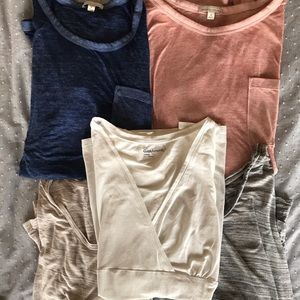 5 Gap Maternity short sleeve T-shirts